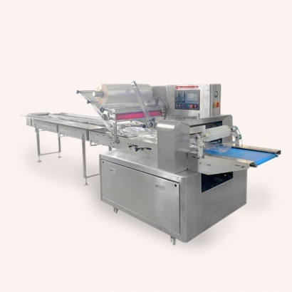 RZ-203A 臥式包裝機-上走膜600型1.jpg